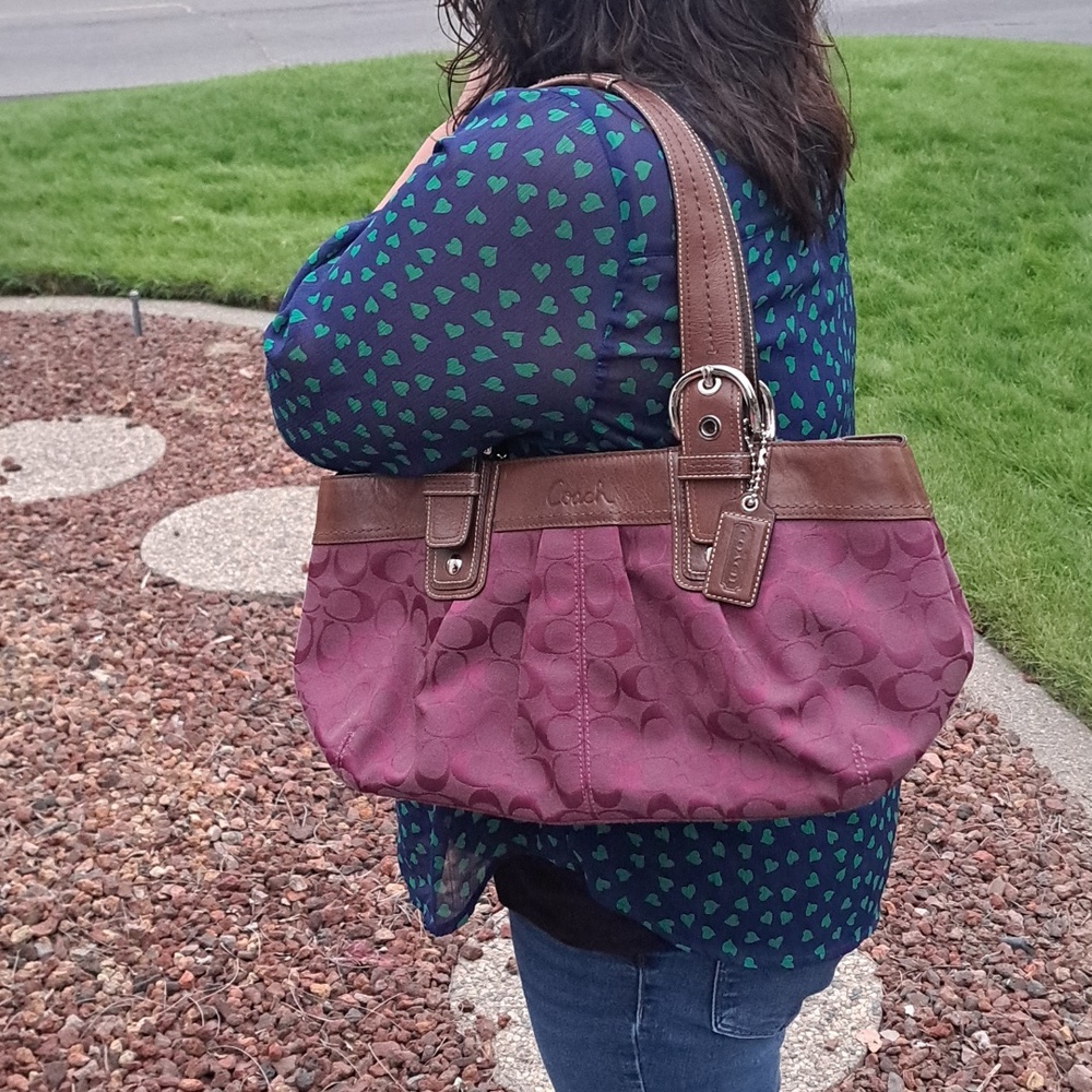 vintage Coach Soho Pleated Signature C Canvas Tote in purple 2009 Vintage Clean